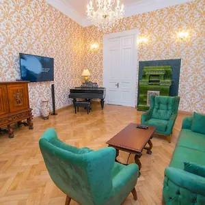 https://solo-apartment-in-city-center.alltbilisihotels.com